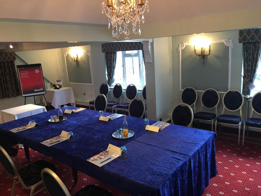 The Royal Chace Hotel Enfield Dış mekan fotoğraf