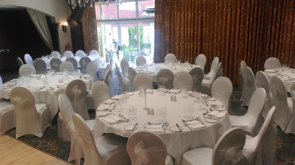 The Royal Chace Hotel Enfield Dış mekan fotoğraf