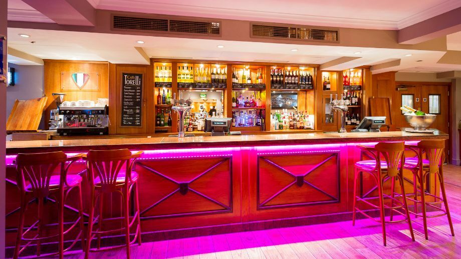 The Royal Chace Hotel Enfield Dış mekan fotoğraf